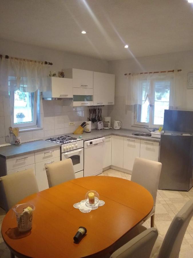 רוביני Holiday Home Bura מראה חיצוני תמונה