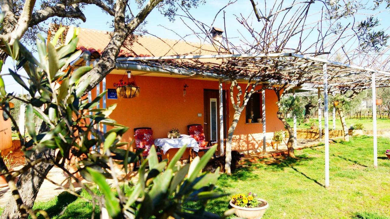 רוביני Holiday Home Bura מראה חיצוני תמונה