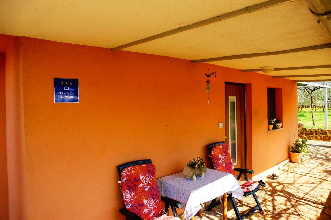 רוביני Holiday Home Bura מראה חיצוני תמונה