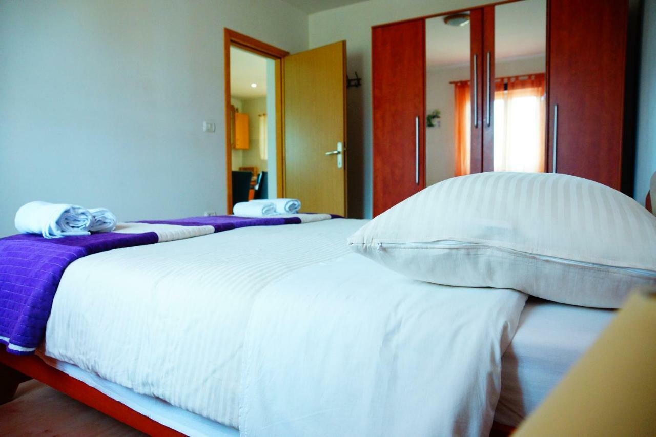 רוביני Holiday Home Bura מראה חיצוני תמונה